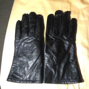 BNWOT LADIES VINTAGE BLACK LEATHER GLOVES SZ. SM BY CARA BY GATES